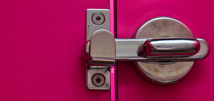 Childproof Gate Lock in Homeland, California