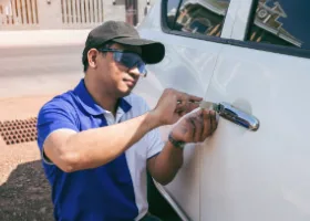 Car Locksmith in Homeland, CA